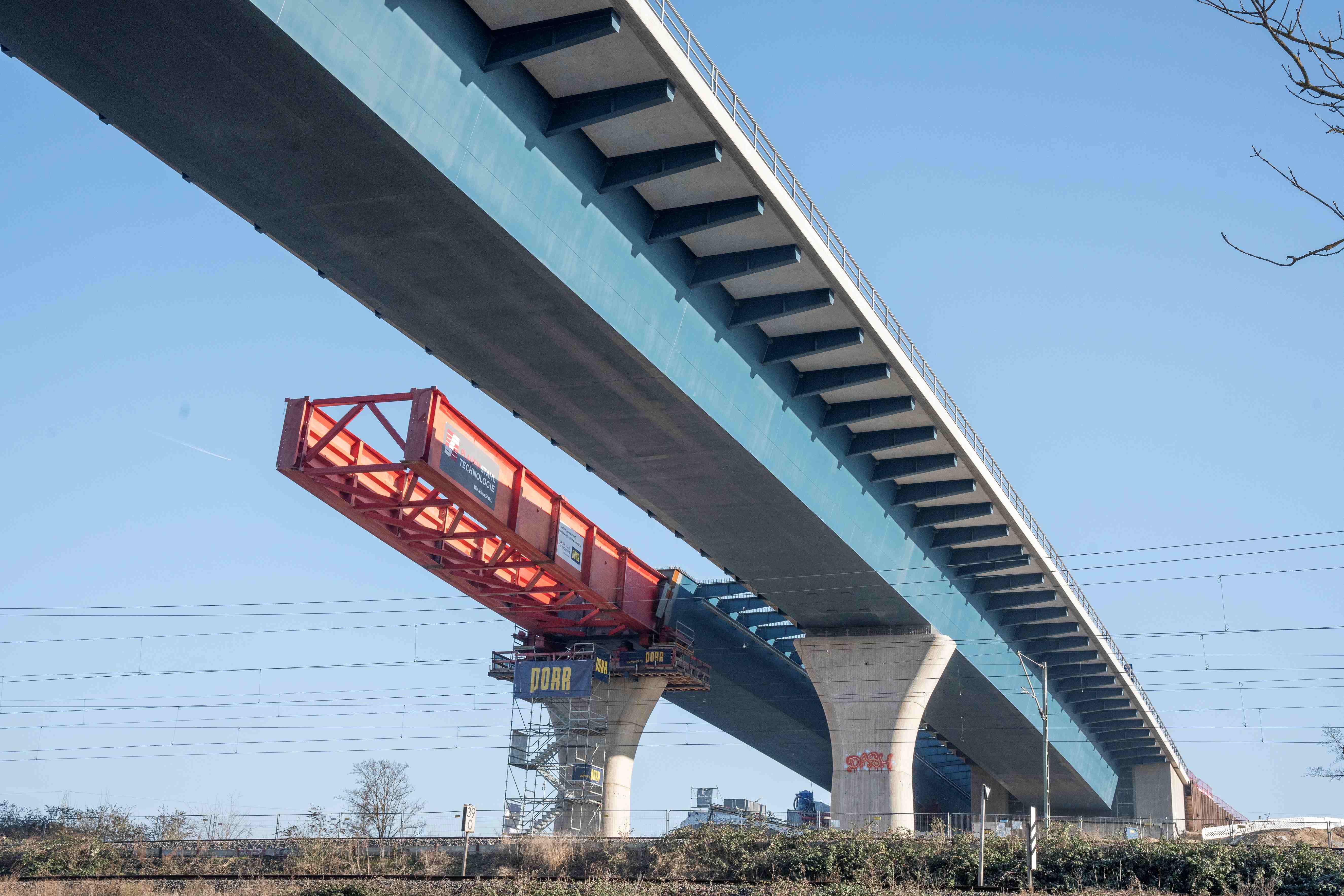 Aktuell wird mit Hochdruck die Nordbrücke errichtet.