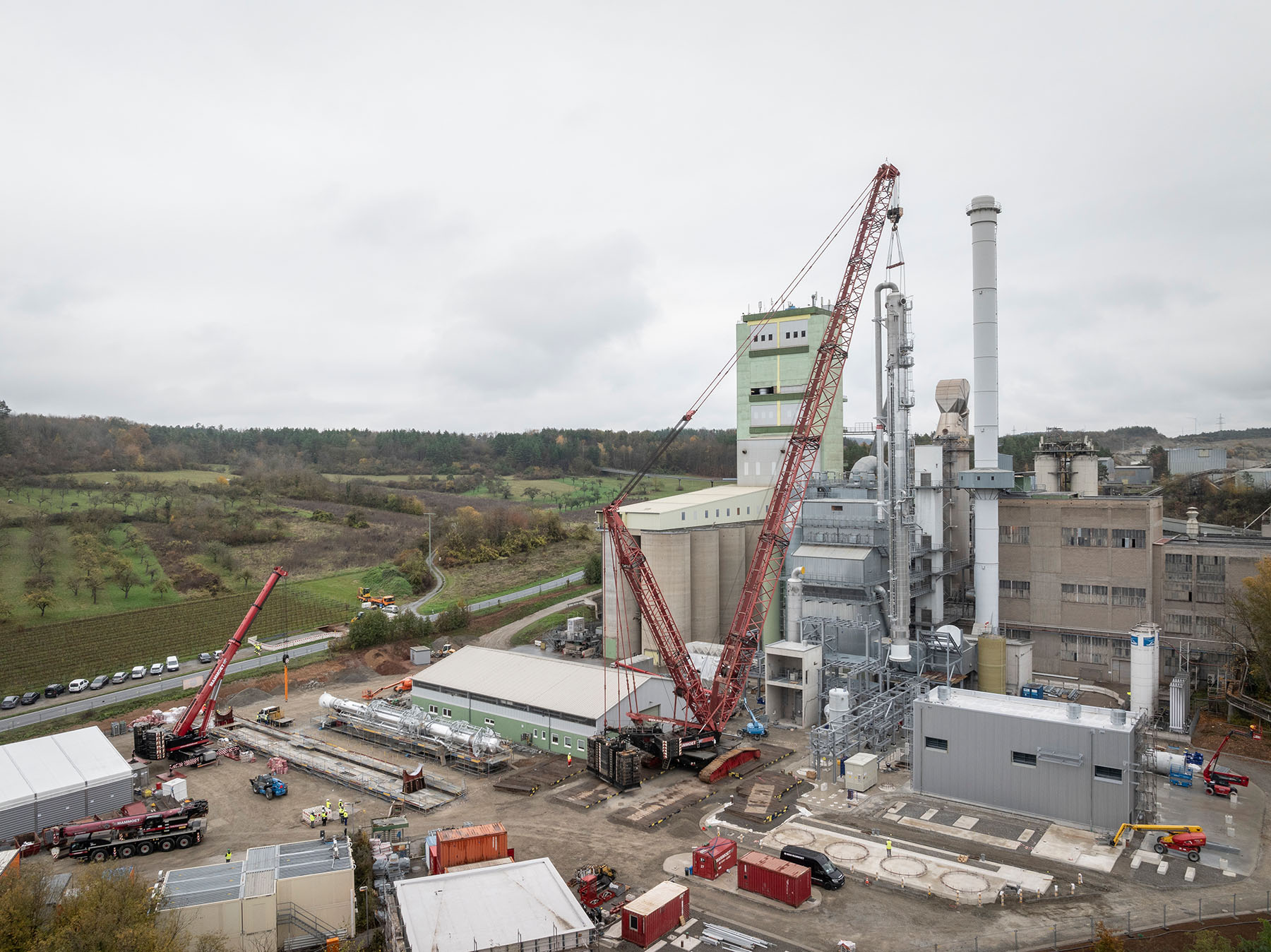 Absorptionskolonne wird aufgestellt