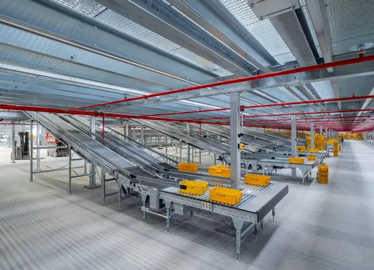 Neue Sortieranlage im DHL Paketzentrum München